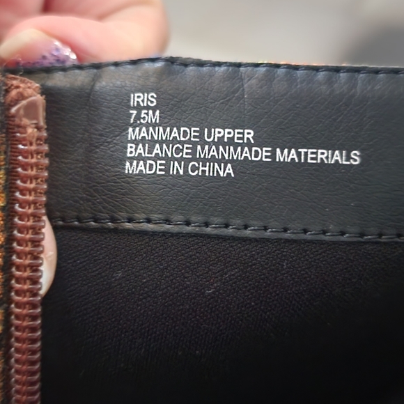 Boots - Picture 3 of 4